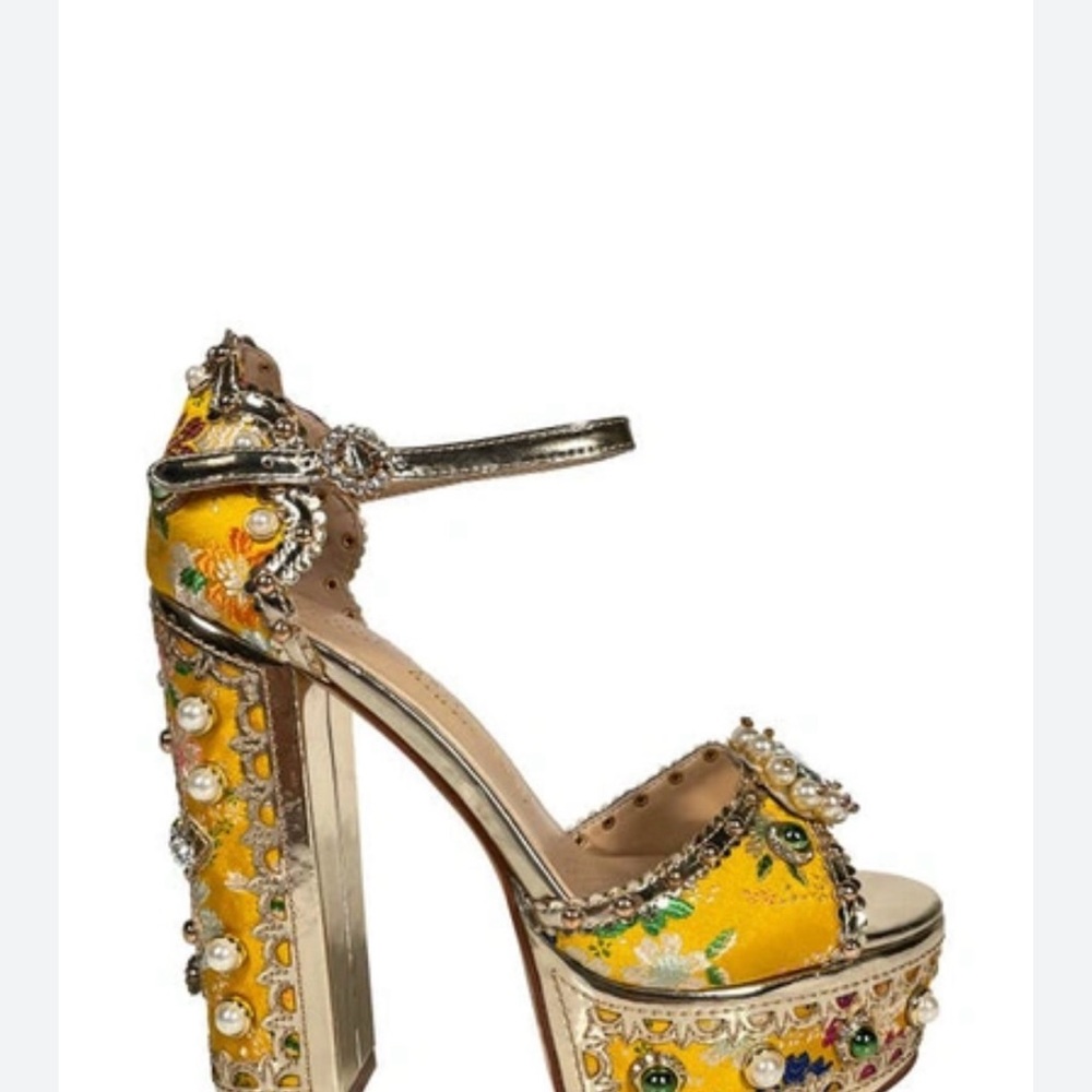Luxurious Yellow and Gold Platform Heels with Ornate Design